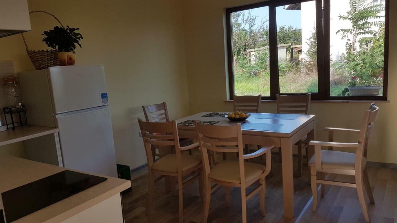 Malavi Guest House Krasen! Comfort&Clean! Esterno foto