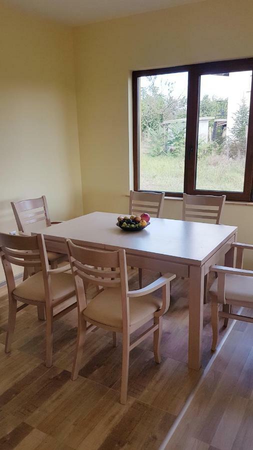 Malavi Guest House Krasen! Comfort&Clean! Esterno foto
