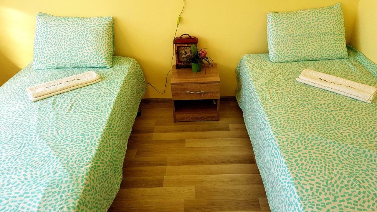 Malavi Guest House Krasen! Comfort&Clean! Esterno foto